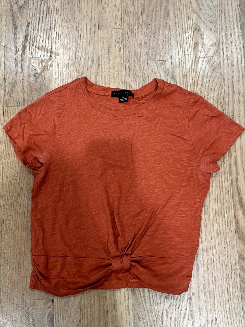 Sanctuary Rust Knot-Front Crop Tee
